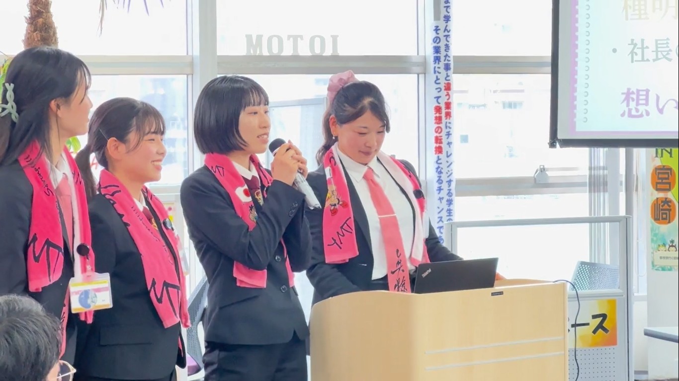 槇野産業さま パンフレット制作